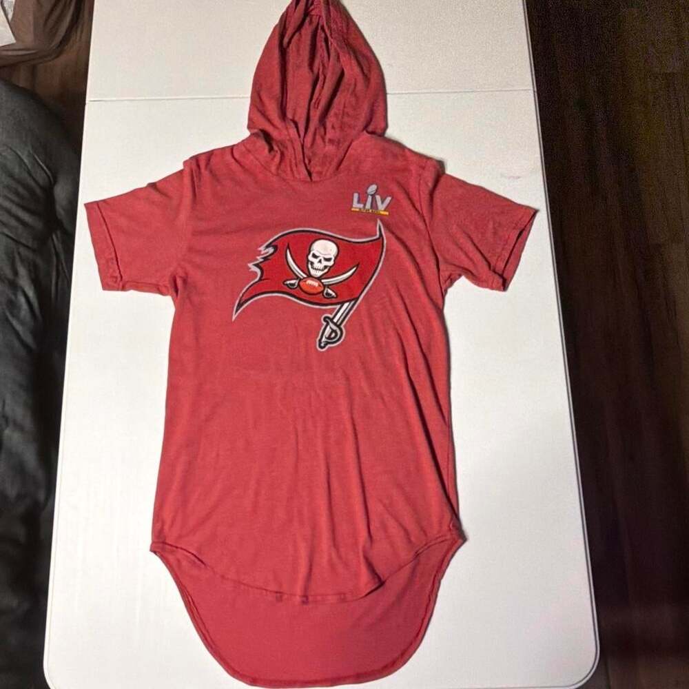 Fanatics Men's Red T-shirt
